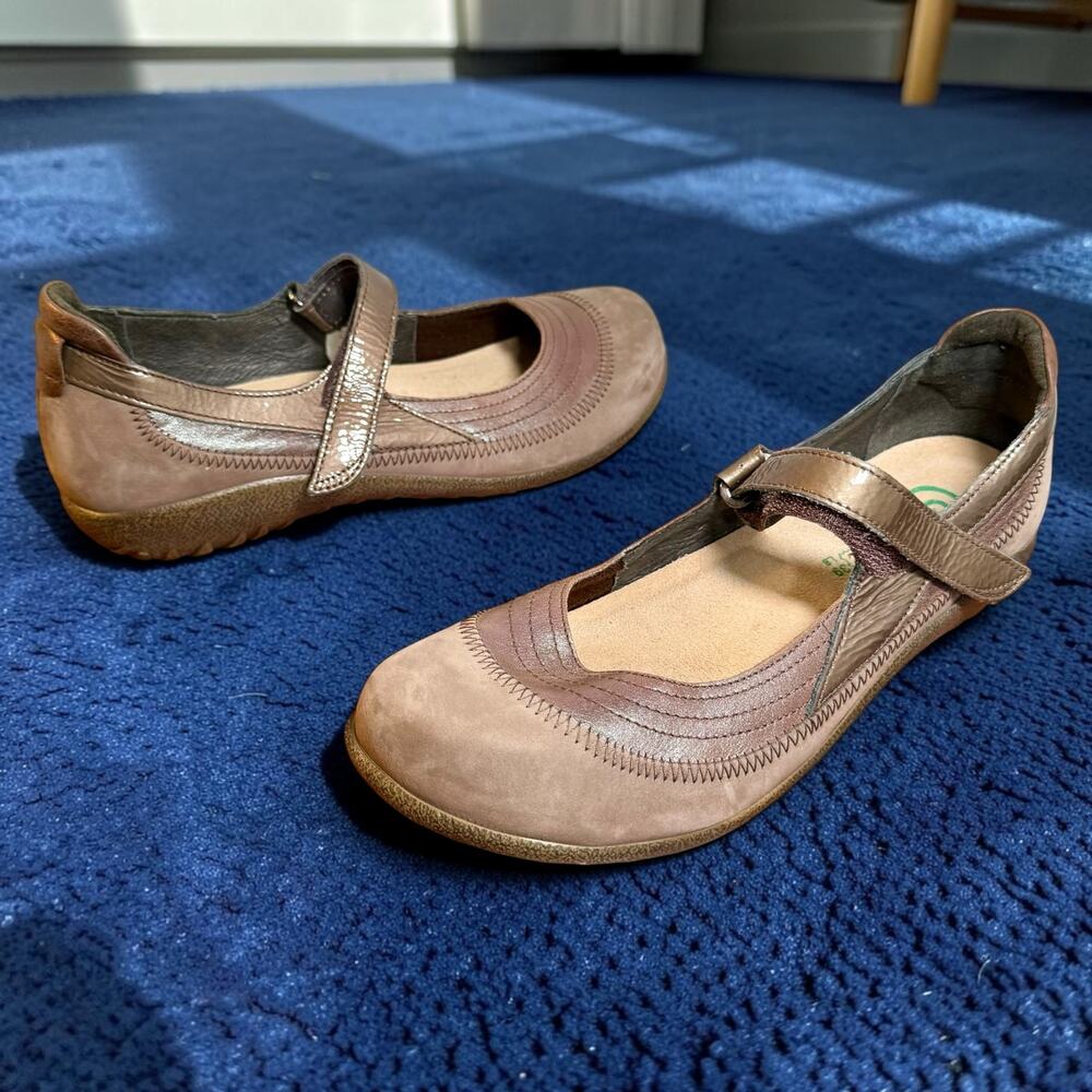 ⭐️Naot Women's 39 Taupe Bronze Metallic Leather Suede Kirei Mary Jane Flats